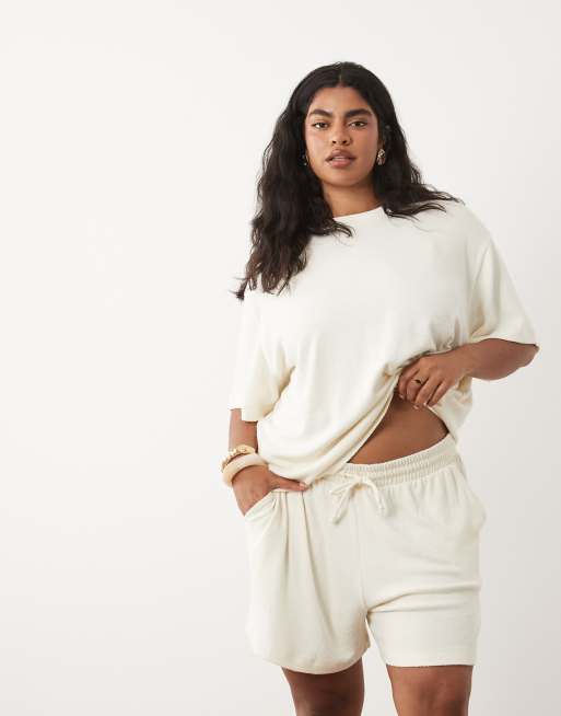 ASOS DESIGN Curve textured knit runner short co-ord in cream, 2 of 5