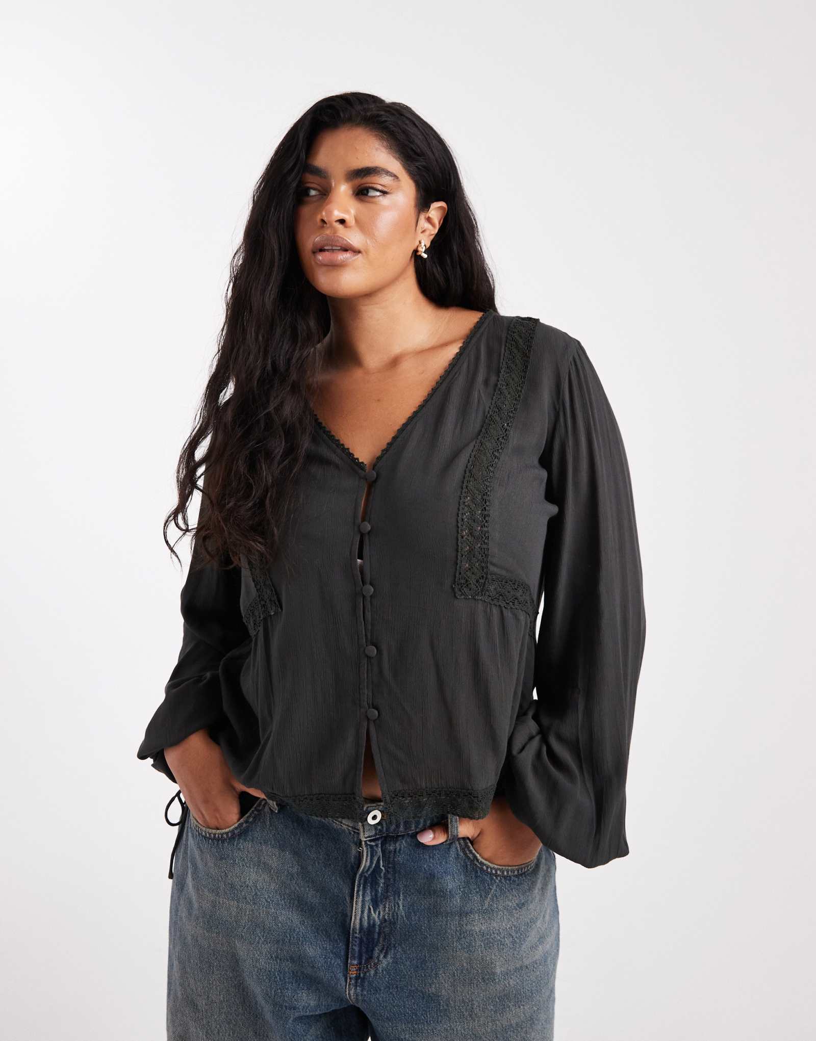 Блузка ASOS DESIGN Curve с длинным рукавом и кружевными вставками черного цвета