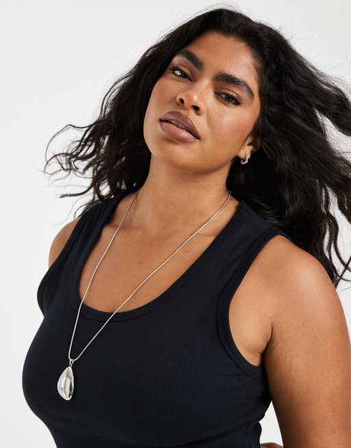 ASOS DESIGN Curve thick binding detail ribbed scoop neck vest in black, 3 of 4