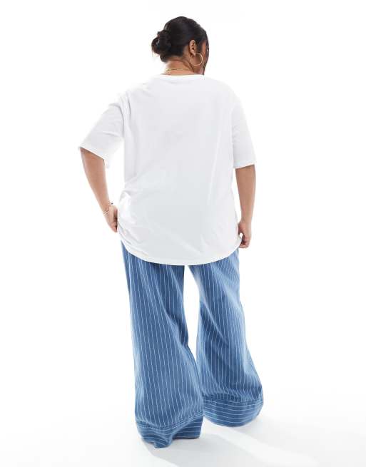 ASOS DESIGN Curve tie front wide leg jeans with embroidered stripe in blue, 2 of 5