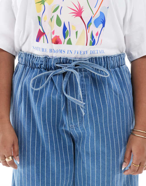 ASOS DESIGN Curve tie front wide leg jeans with embroidered stripe in blue, 4 of 5