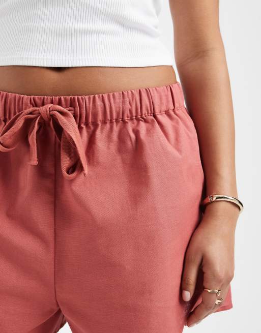 ASOS DESIGN Curve tie waist pocket detail shorts in blush, 3 of 5