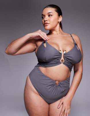 ASOS DESIGN Curve - Tief ausgeschnittener Badeanzug in Grau mit Cut-out und Kunstharzbesatz