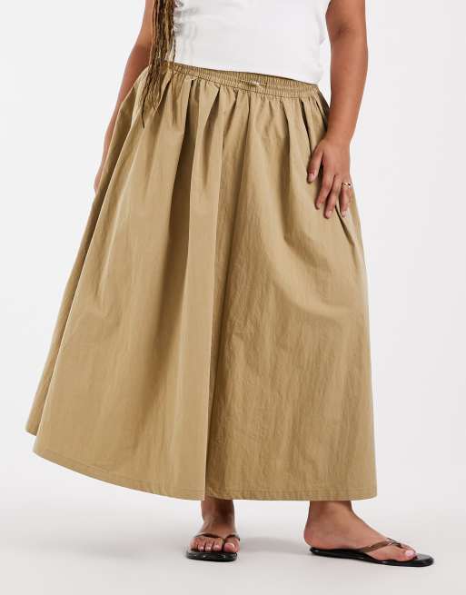 ASOS DESIGN Curve toggle waist detail volume midaxi skirt in camel, 3 of 5