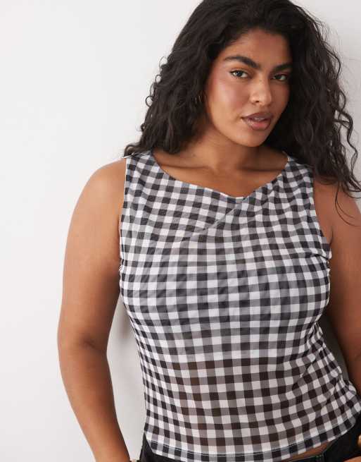 ASOS DESIGN Curve - Top a cuadros vichy negros sin mangas de malla transparente, 3 de 4