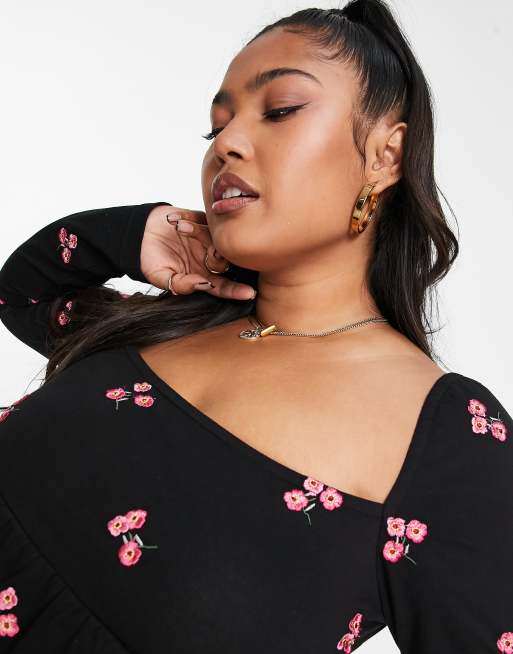ASOS DESIGN Curve - Top à encolure carrée avec broderie fleurie rouge - Noir, 4 de 4