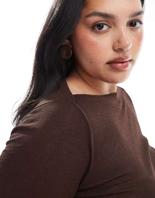ASOS DESIGN Curve - Top a maniche lunghe in rete testurizzata con scollo a barchetta color cioccolato, 3 di 4