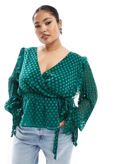 ASOS DESIGN Curve - Top cache-cœur en plumetis avec manches longues et poignets à volants - Vert forêt