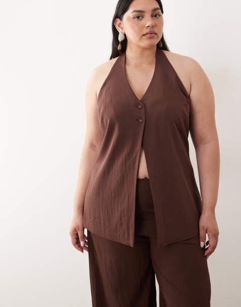ASOS DESIGN Curve - Top de sastre marrón abotonado con cuello halter - view 1