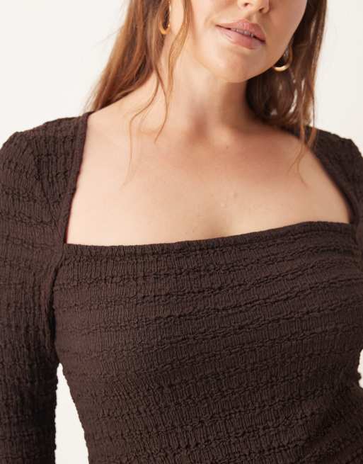 ASOS DESIGN Curve - Top d'ensemble texturé à encolure carrée et manches évasées - Chocolat, 3 de 4