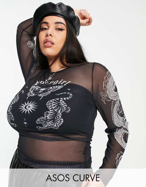 ASOS DESIGN Curve - Top en tulle à manches longues et imprimé tatouage - Noir et blanc