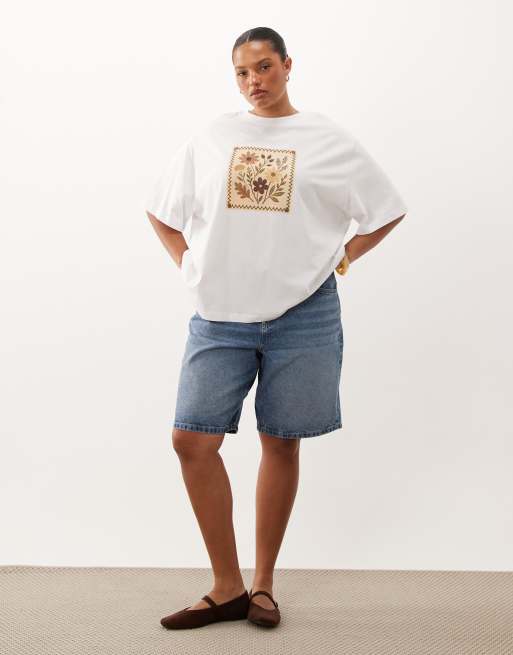 ASOS DESIGN Curve - top oversize de croché con gráfico floral en blanco, 2 de 4