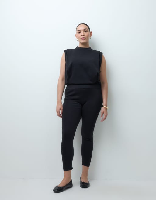 ASOS DESIGN Curve - Conjunto negro de leggings de punto y top sin plisado sin mangas, 2 de 3