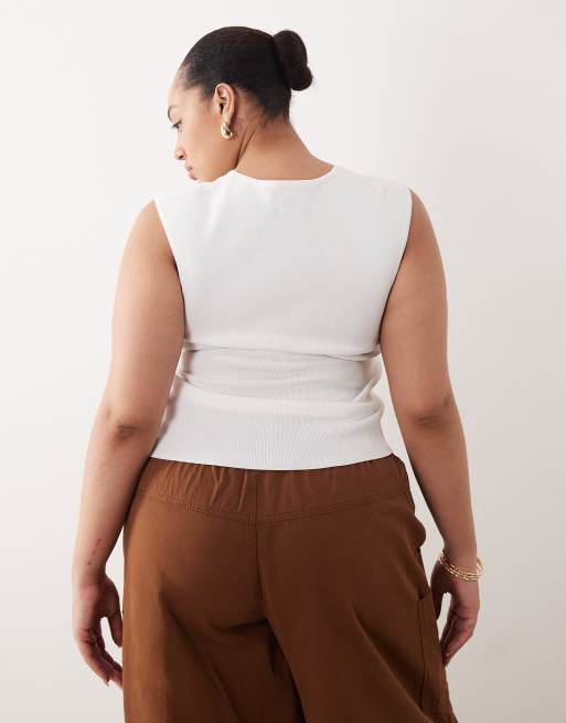 ASOS DESIGN Curve - Top structuré à détails métalliques - Blanc, 2 de 4