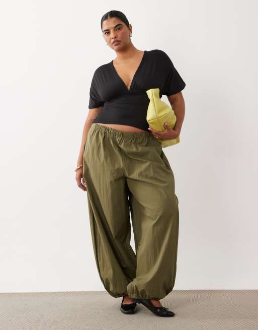 ASOS DESIGN Curve top van polyamide met diepe hals en open rug in zwart, 4 van 4