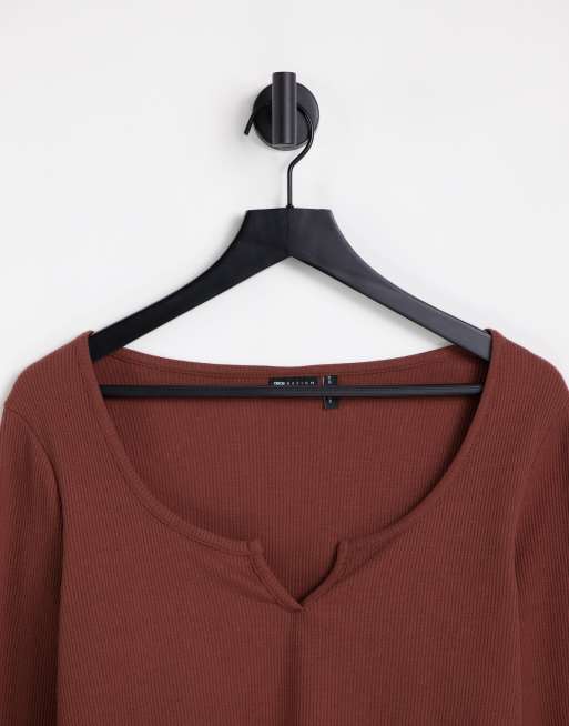 ASOS DESIGN Curve top with notch neck in waffle with long sleeve in brown , 2 of 4