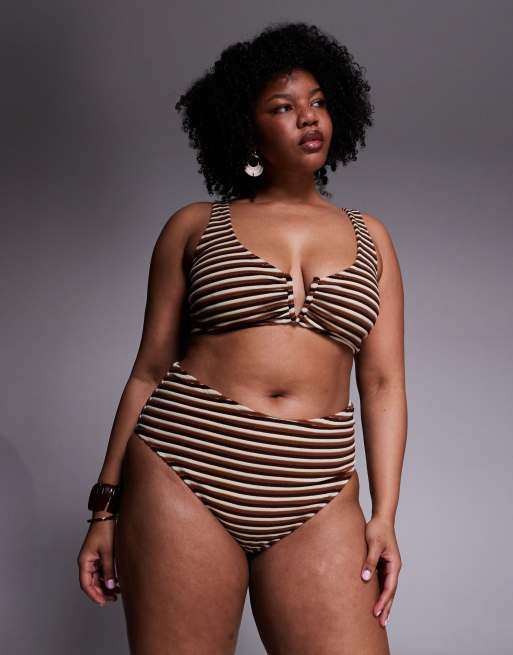 ASOS DESIGN Curve – Tori – Gestreifter Bikini aus Frottee in Karamell, 3 von 3