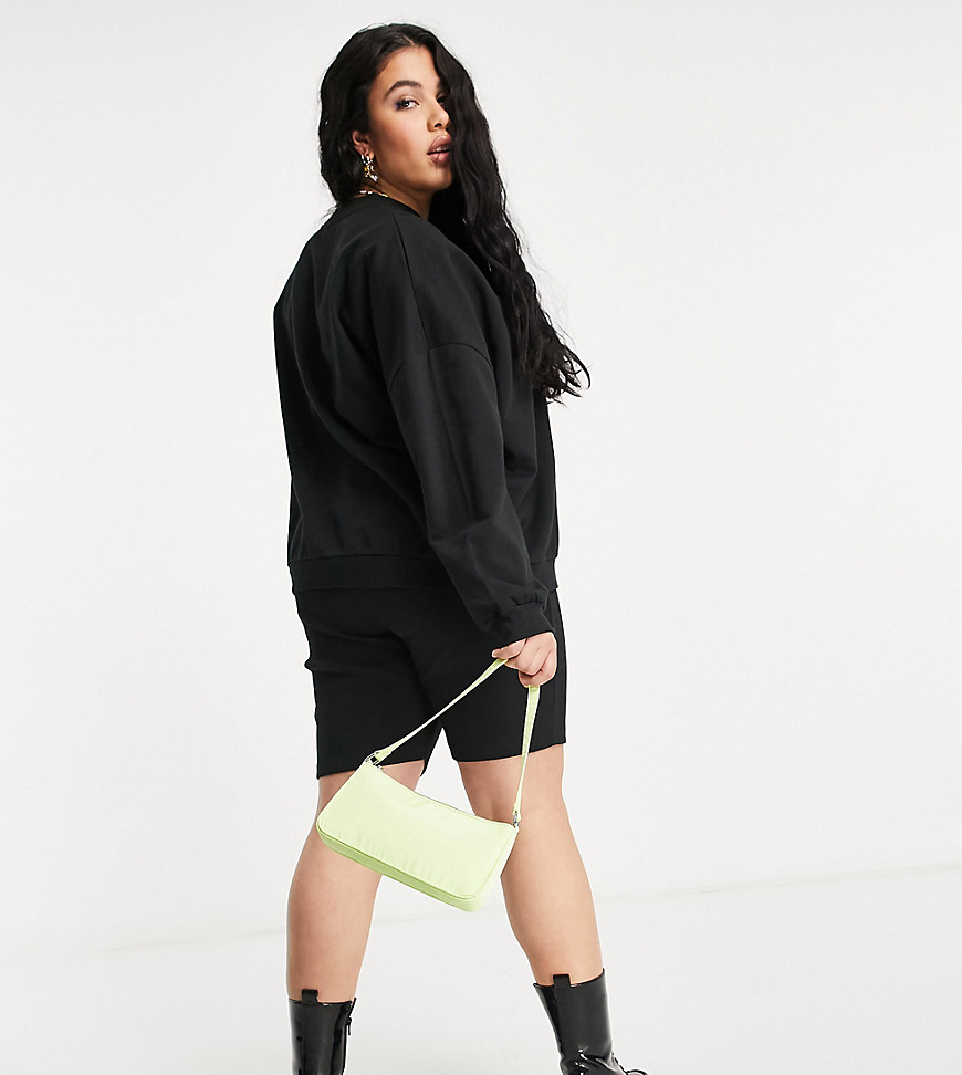 asos curve -  DESIGN Curve – Trainingsanzug mit Sweatshirt / gerippter Legging-Shorts in Schwarz
