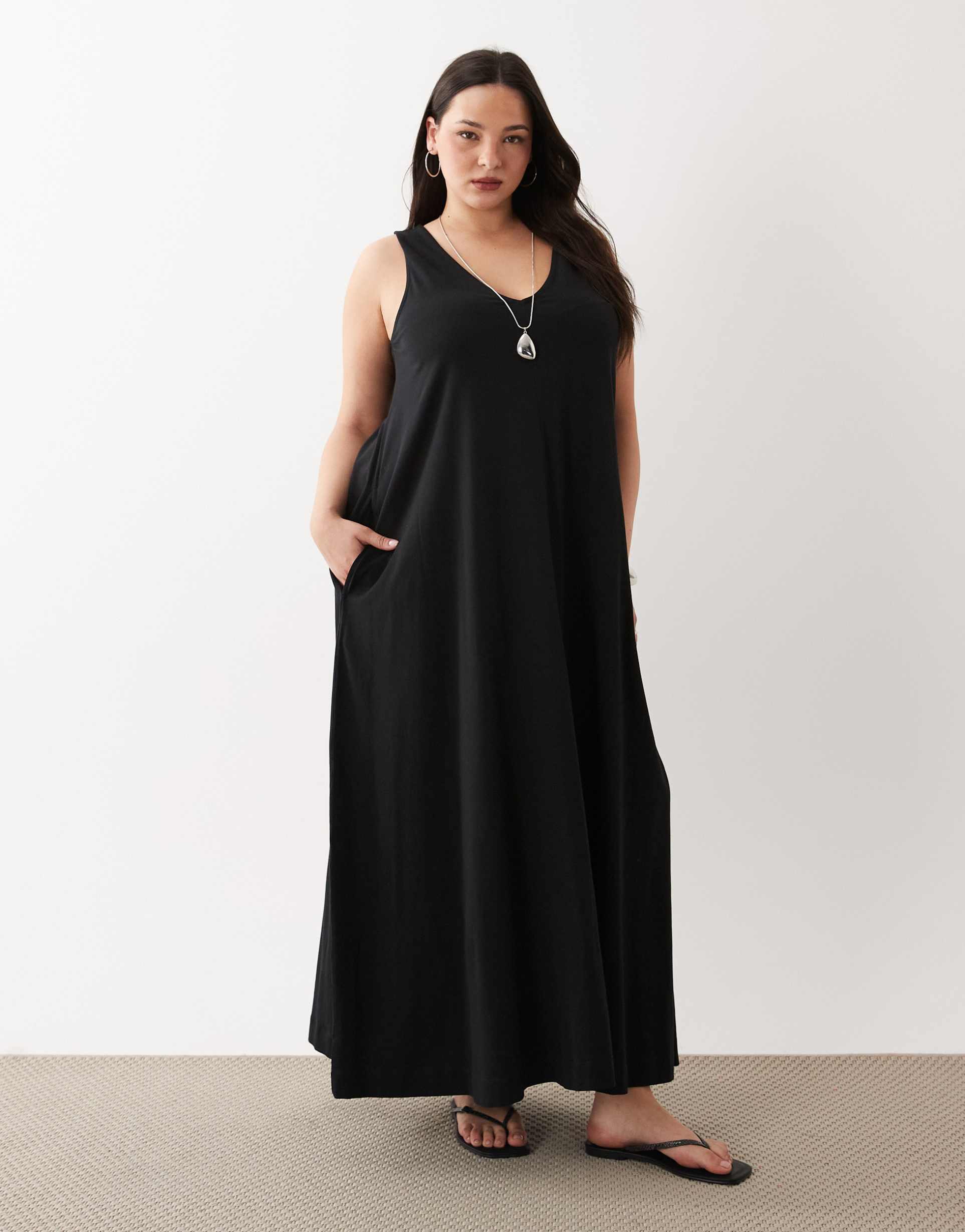 asos design curve trapeze maxi dress in black