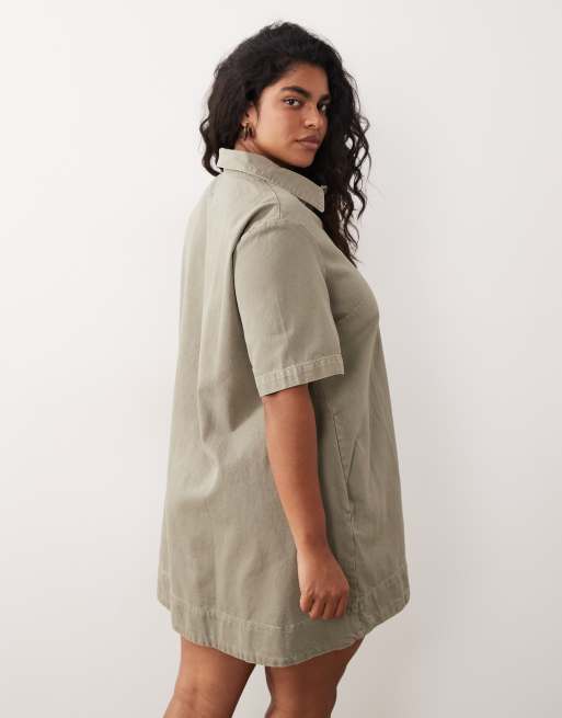 ASOS DESIGN Curve – Trapezförmiges Denim-Polokleid in Khaki, 4 von 4