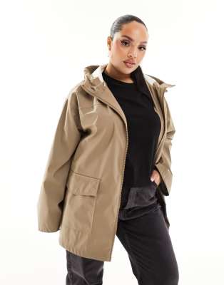 ASOS DESIGN Curve - Trench caoutchouté - Champignon-Marron