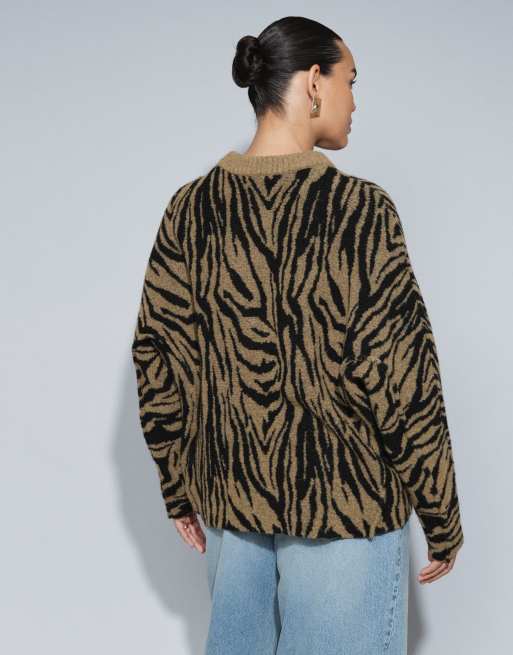 ASOS DESIGN Curve trui met naaddetail en batwingmouwen in zebra, 4 van 4