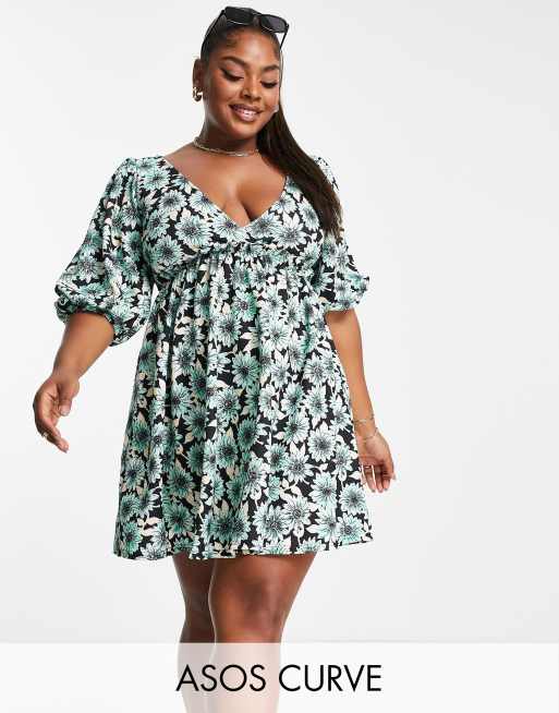 ASOS DESIGN Curve – Turkusowa luźna sukienka mini z falbaną i wzorem w kwiaty