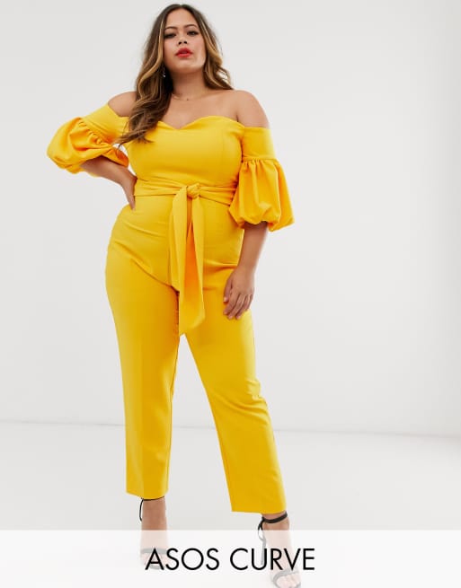 ASOS DESIGN Curve - Tuta jumpsuit con cintura e spalle scoperte con maniche a sbuffo