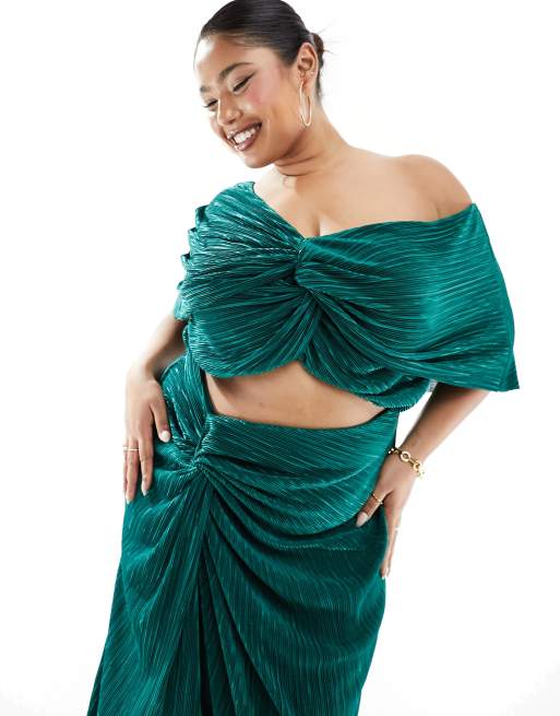 ASOS DESIGN Curve - Twee-in-één lang plisséjurk met afhangende schouder in flessengroen