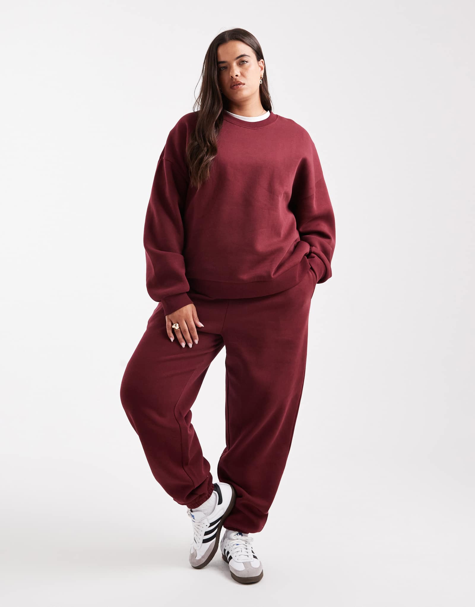 Спортивные брюки ASOS DESIGN Curve ultimate с манжетами и кисточкой на спине бордового цвета