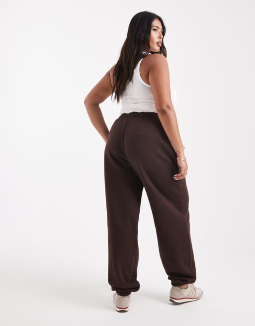 ASOS DESIGN Curve ultimate cuffed brushback trackies in chocolate, 2 of 5