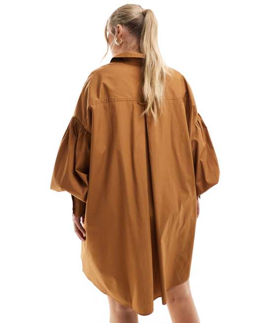ASOS DESIGN Curve – Ultimate – Kurzes Boyfriend-Hemdkleid in Hellbraun mit voluminösen Ärmeln, 3 von 4