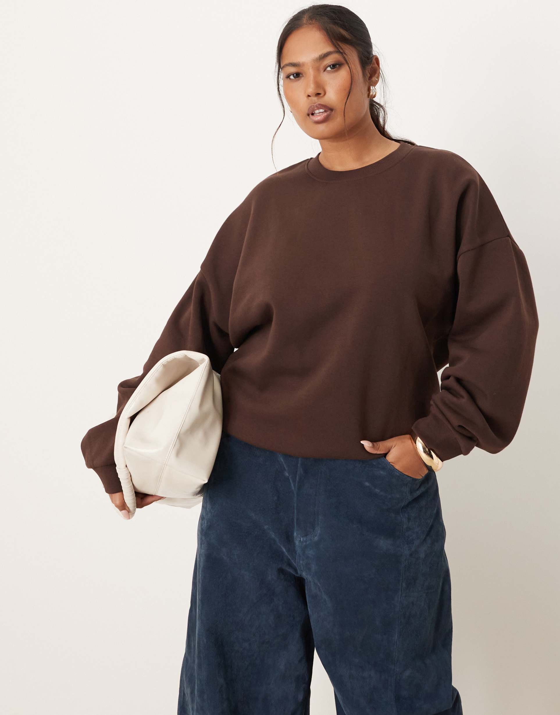 asos design curve ultimate oversized brushback sweatshirt in chocolate