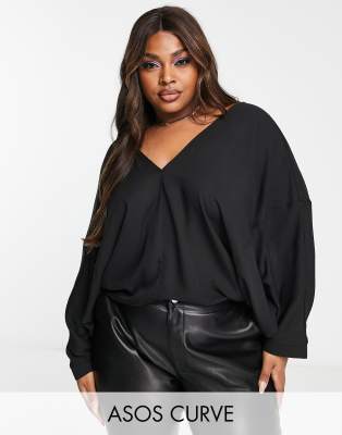 ASOS DESIGN Curve v-neck bubble top with split cuff in black