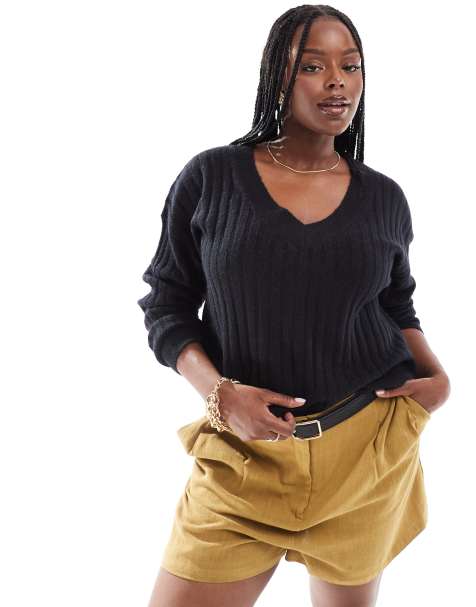 ASOS DESIGN Curve v neck jumper in rib in black - view 1