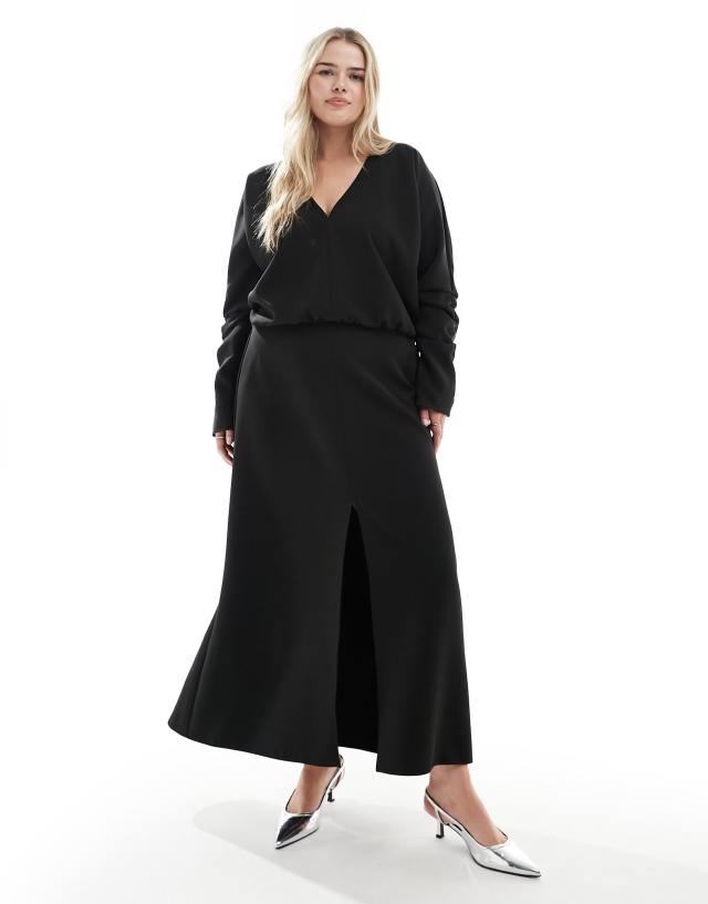 ASOS Curve - ASOS DESIGN Curve v neck long sleeve blouson midi dress with front split in black