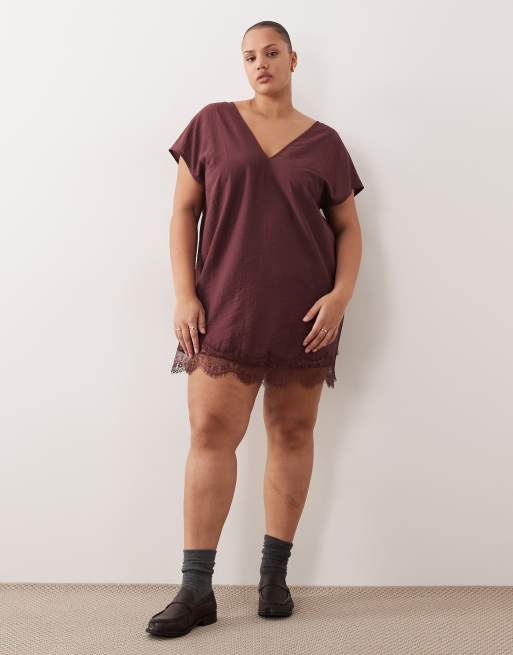 ASOS DESIGN Curve v-neck shift lace crinkle satin mini dress in chocolate, 2 of 4