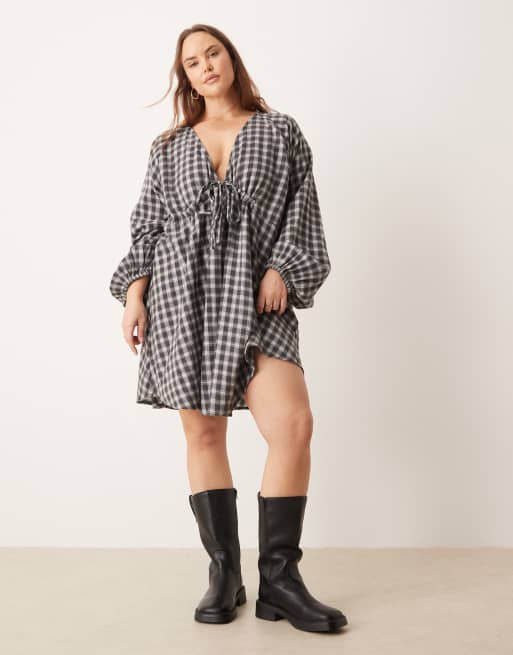 ASOS DESIGN Curve v-neck tie bust mini dress with volume sleeves in gray plaid, 2 of 4
