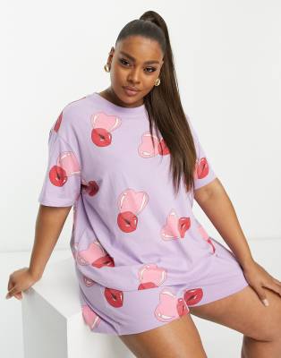 ASOS DESIGN Curve bubblegum lips oversized tee & short pyjama set in lilac