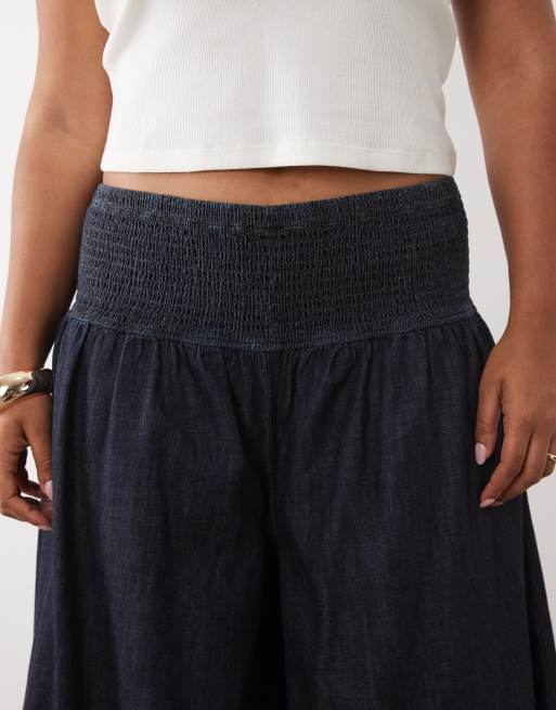 ASOS DESIGN Curve - Vaqueros azul añil de corte culotte con cinturilla fruncida, 3 de 5