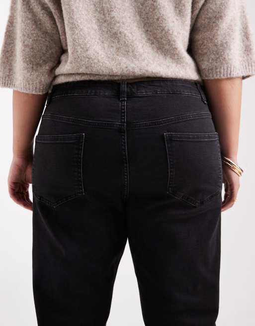 ASOS DESIGN Curve - Vaqueros mom de corte slim con lavado negro, 4 de 5