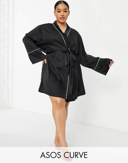 ASOS DESIGN Curve - Vestaglia corta in raso nera con profili a contrasto