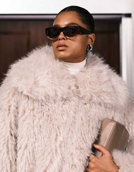ASOS DESIGN Curve - Veste courte en fausse fourrure - Crème, 3 de 4
