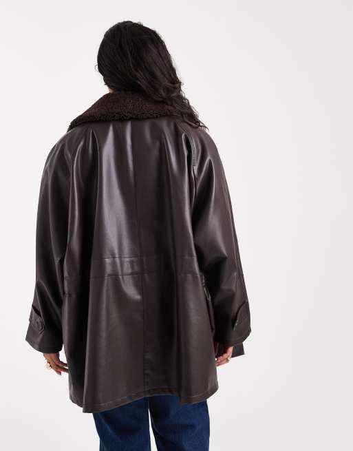 ASOS DESIGN Curve - Veste en imitation cuir et imitation peau de mouton avec taille cintrée - Chocolat , 3 de 4