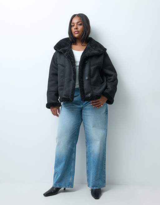 ASOS DESIGN Curve veste en shearling doublée imitation peau de mouton à col cascade noire, 2 de 4