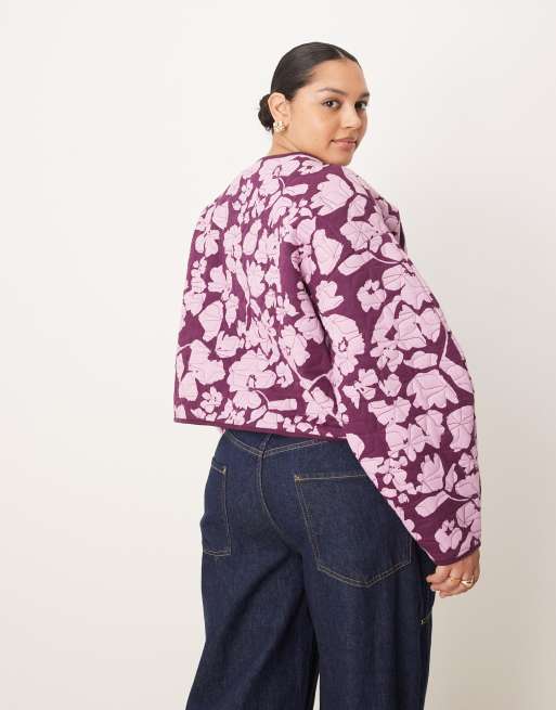 ASOS DESIGN Curve - Veste matelassée avec imprimé fleuri sur l'ensemble - Prune, 4 de 4