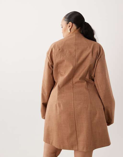 ASOS DESIGN Curve - Vestito blazer corto strutturato beige con pieghe in vita, 4 di 4