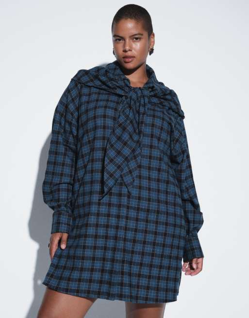 ASOS DESIGN Curve - Vestito camicia boyfriend corto blu navy a quadri con sciarpa multiuso, 4 di 8