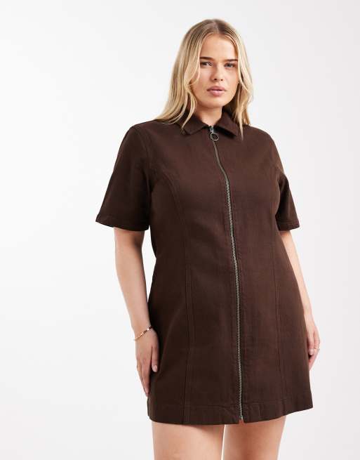 ASOS DESIGN Curve - Vestito corto a maniche corte in denim color cioccolato con zip