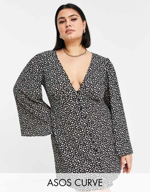 ASOS DESIGN Curve - Vestito corto con bottoni e maniche anni '70 nero animalier a pois
